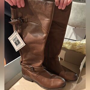 Brand new with tags (NWT) Frye campus boot